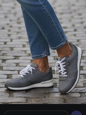 Comfort German Comfort Sneakers – Women’s US 7.5